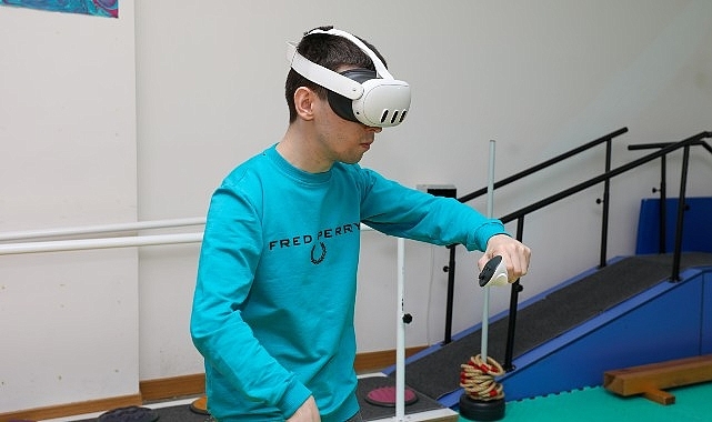 Engelsiz Yaşam Merkezi’nde Fizik Tedaviye Sanal Gerçeklik Desteği