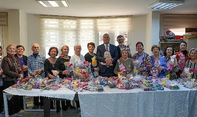 Gaziemir’in çınarlarından fidanlara 23 Nisan armağanı