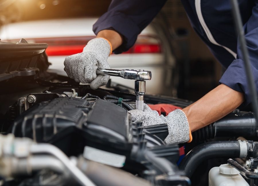 İzmir’de Lüks Araçlar İçin Doğru Servis Adresi