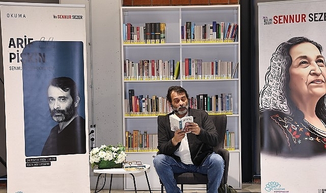 “Sanatçılar Sennur Sezer Okuyor