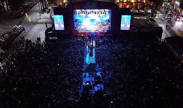 Gençlik Festivali'nde Simge Coşkusu