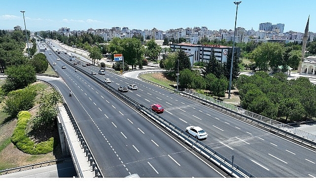 İller Bankası Kavşağı'nda asfalt çalışması yapıldı