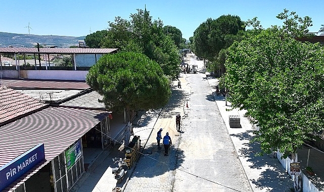 Didim Belediyesi Balat Mahallesi'nde Taş Döşeme Çalışmalarını Sürdürüyor