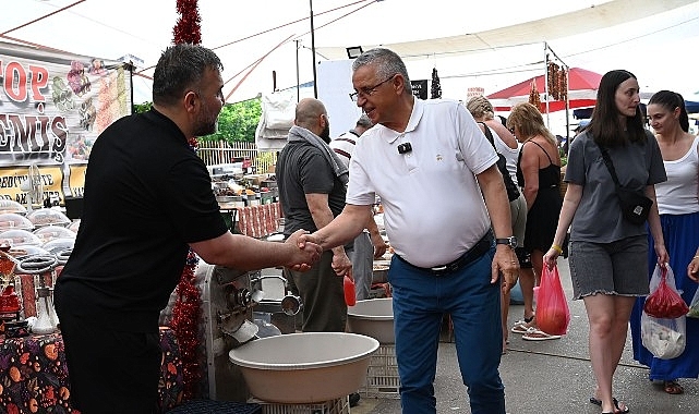 Başkan Topaloğlu'ndan pazar esnafına ziyaret