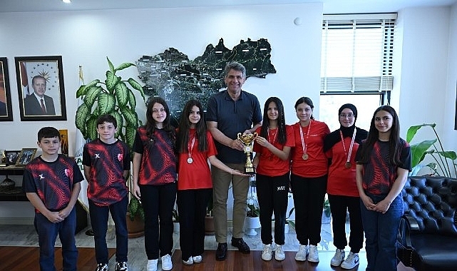 Genç Sporcular Başarılarını Başkan Kocaman'la Paylaştı