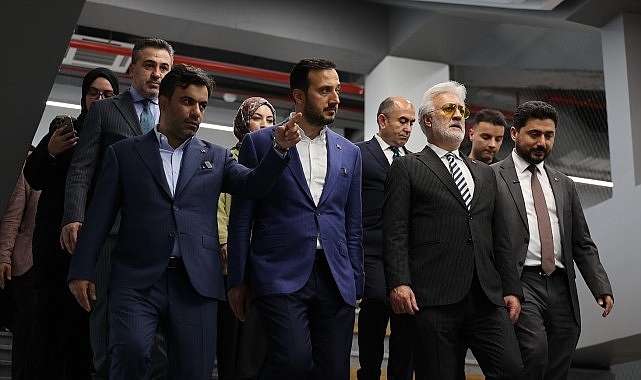 Tamer Karadağlı'dan Bağcılar'da açılacak tiyatro binası için “Süper
