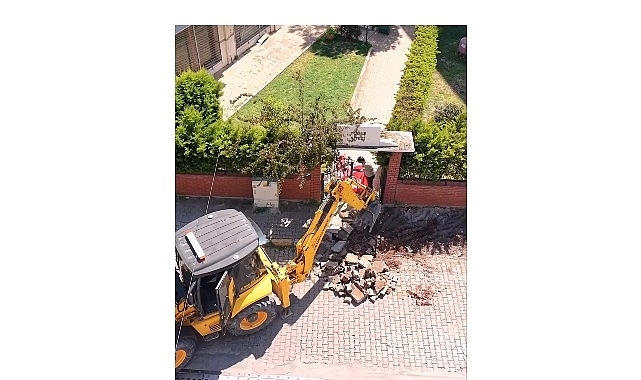 Balçova'da Asfalt Seferberliği Sürüyor