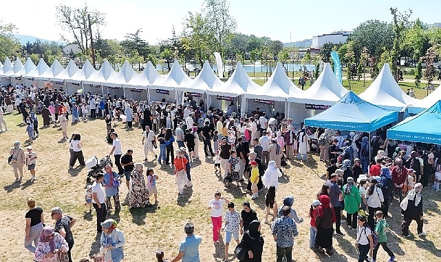 Minikler, Karneval'da hem eğleniyor hem üretiyor