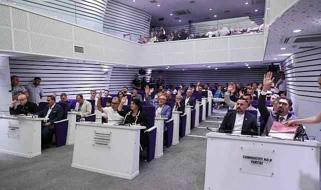 Buca'nın çınarları için ″3. Yaş Üniversitesi″ kuruluyor