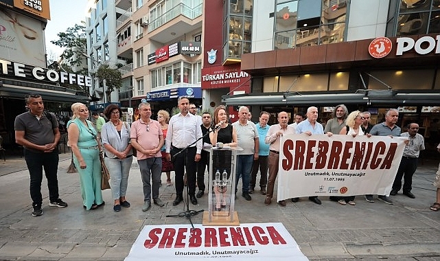 Srebrenitsa'da katledilen canlar Konak'ta anıldı