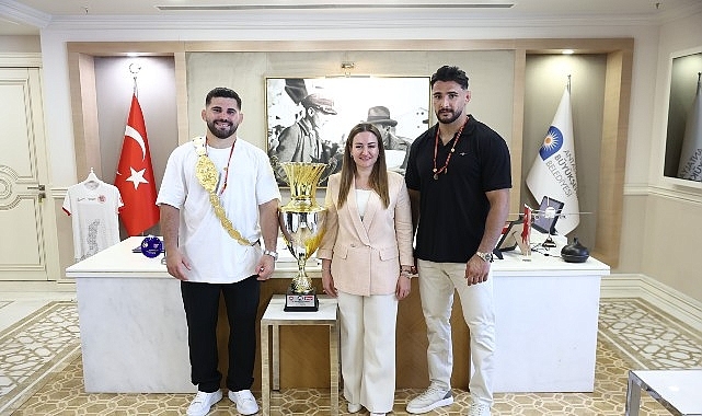 Kırkpınar Başpehlivanı Erkan Taş'a coşkulu karşılama