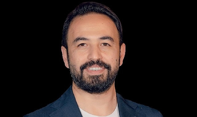 NATO'da gündem olan dijital tehdide eğitim bilimci Doç. Dr. Özgür Bolat'tan ailelere kritik uyarı: “Çözüm yasak değil, öz denetim