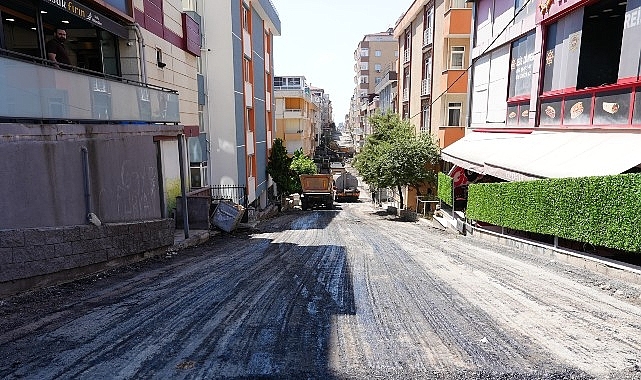 Maltepe'de asfalt hamlesiyle yollar yenileniyor