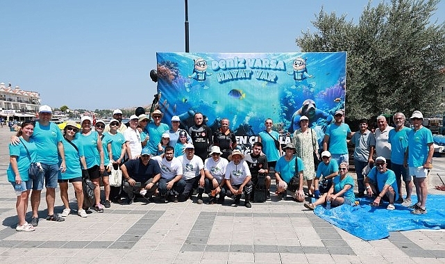 Foça'da Kapsamlı Deniz ve Kıyı Temizliği: ″Denizden Çıkanlar İnsanlığın İzleri″ Sergileniyor