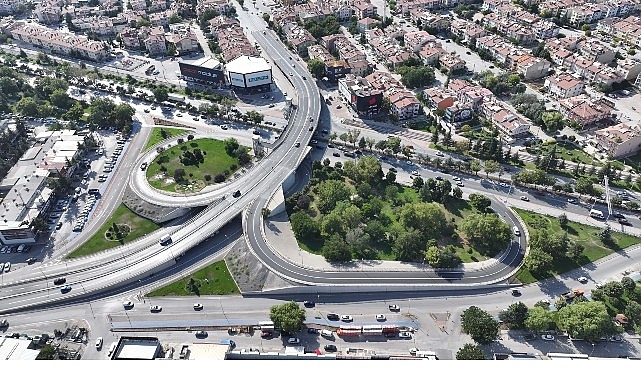 Konya Büyükşehir, Uluyayla ve Altıyol Üst Geçitlerinin Asfaltını Yeniledi