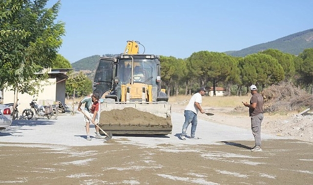 Burhaniye'nin Kırsal Mahallelerinde Çalışmalar Sürüyor