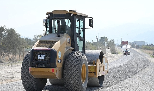 Büyükşehir Turgutlu’da 10 Kilometrelik Sathi Kaplama Çalışmasını Tamamladı