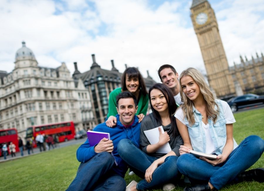 Geleceğe Yatırım: Yurtdışında Eğitim Fırsatları