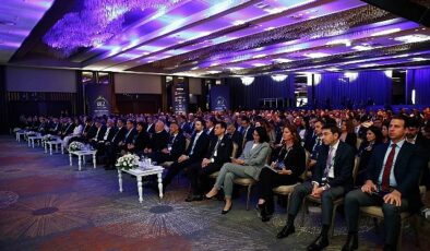 Dünya Liderleri Uludağ Ekonomi Zirvesi’nde! Uludağ Ekonomi Zirvesi’nin açılış konuşmasını Hazine ve Maliye Bakanı Mehmet Şimşek yapacak