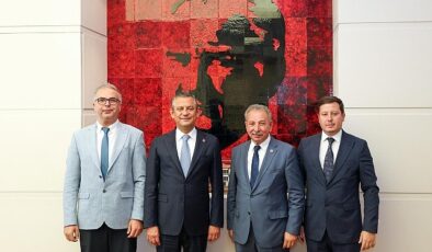 Salihli Belediye Başkanı Mazlum Nurlu, CHP Genel Başkanı Özgür Özel’i Ziyaret Etti